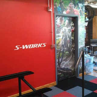 - Image360-Pittsburgh West Wall Murals for Retail